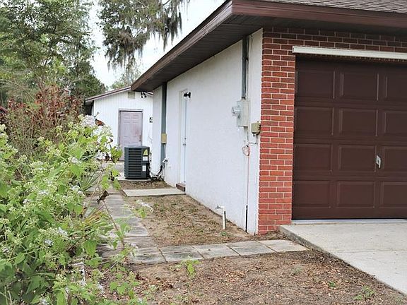 2nd image of 915 Columbia Ave