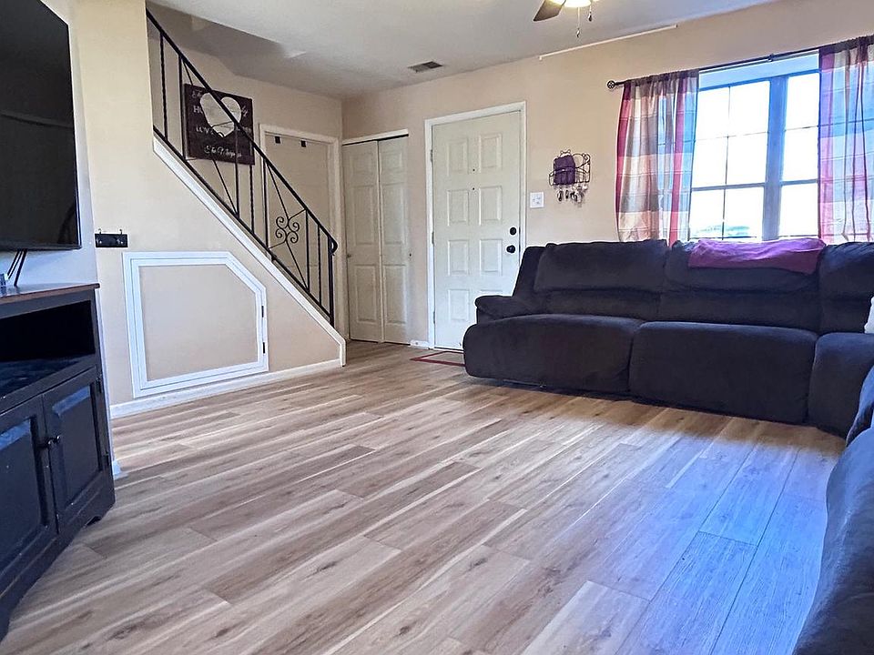 182 Redwood Dr, Quakertown, PA 18951 Zillow