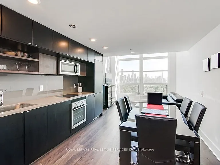 111 Saint Clair Ave W #928 — Photo 3