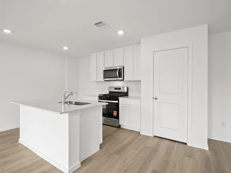 3021 Manet Place Dr — Photo 2