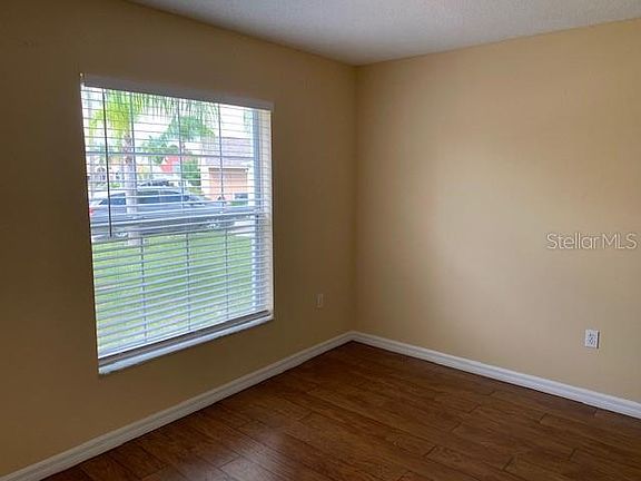 3rd image of 707 Majesty Dr