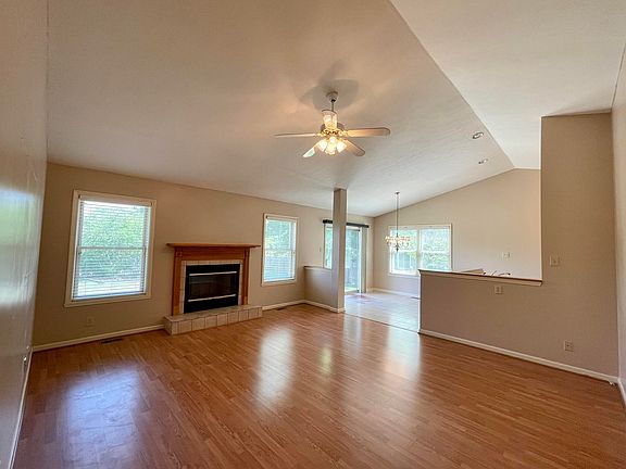 4th image of 10242 Carmine Dr
