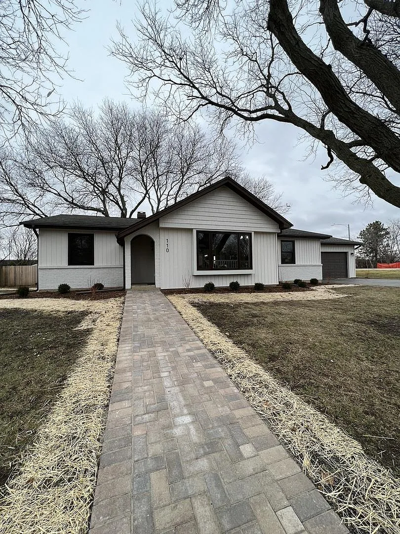 110 N Cambridge Dr photo 1