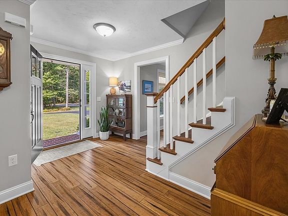 4th image of 15 Autumn Ave
