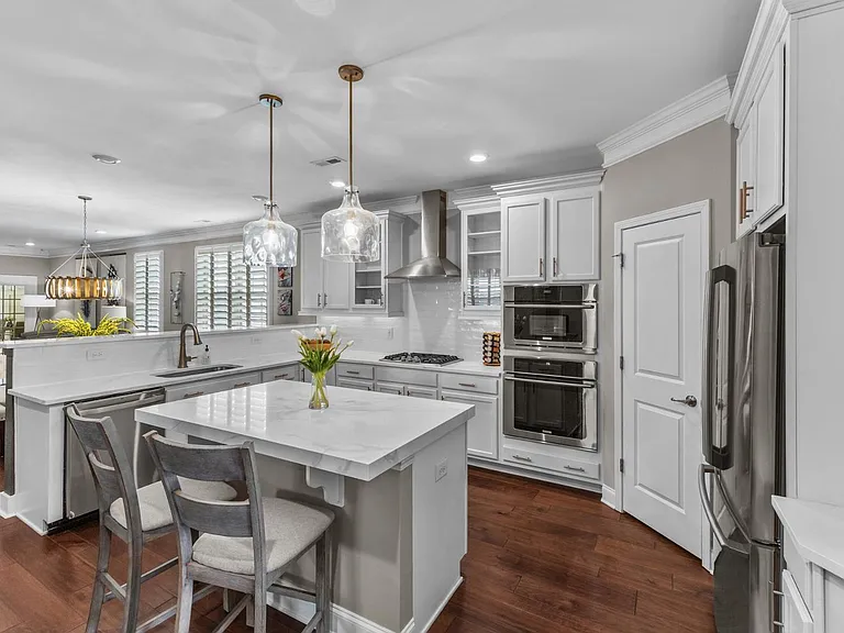 616 Angelica Cir — Photo 4
