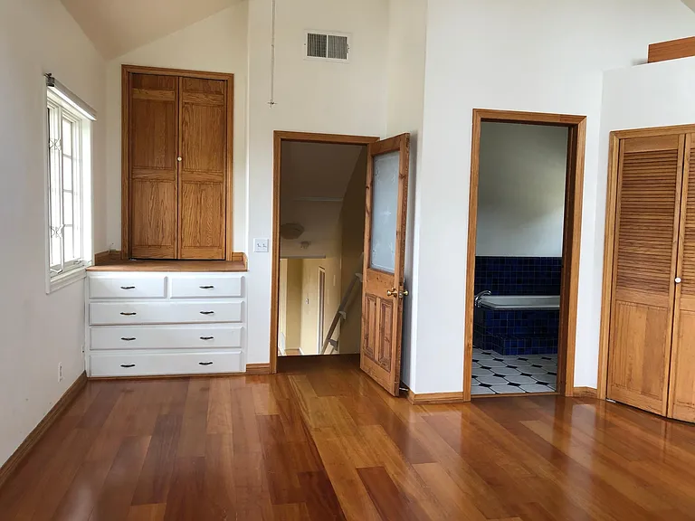 102 Santa Cruz Way — Photo 23