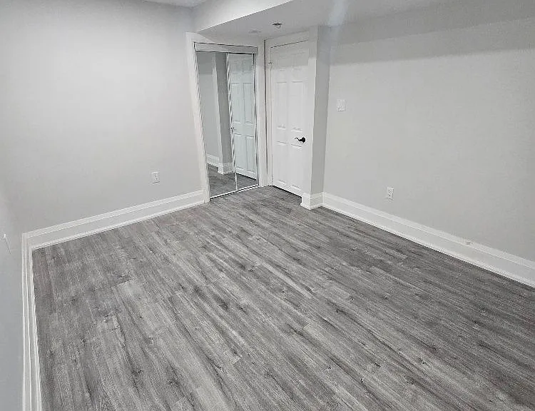 1136 Enchanted Cres #BASEMENT — Photo 2