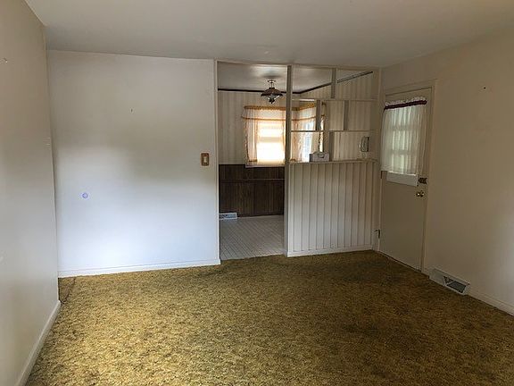 3rd image of 116 Stanley Ct