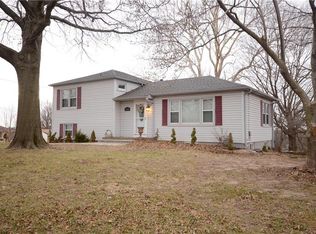2104 N Whitney Rd, Independence, MO 64058