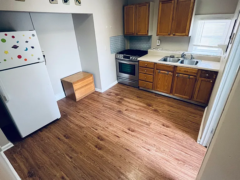 148 W Pike St #3 — Photo 4