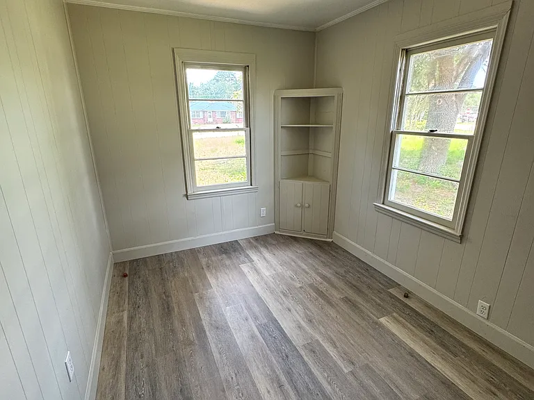 306 McLain St #1 — Photo 9
