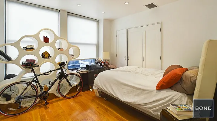 Rented by Bond New York | media 33