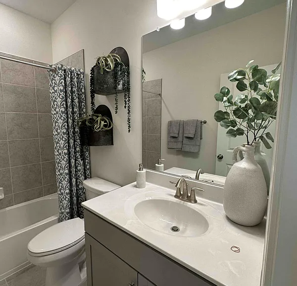 2 Room — Photo 1