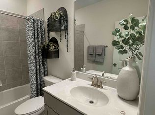 2 Room, Bowie, MD 20720