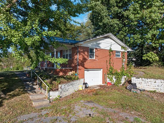 3rd image of 247 Ira Parks Rd