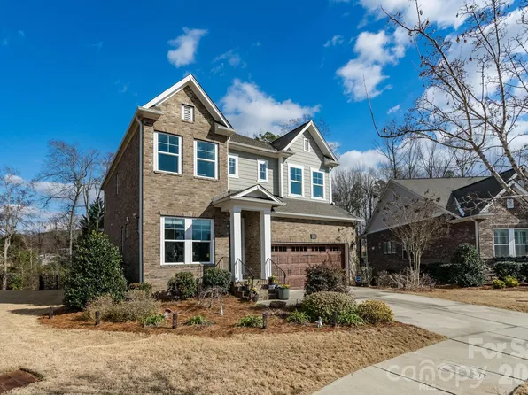 1124 Greenbridge Dr, Matthews, NC 28105