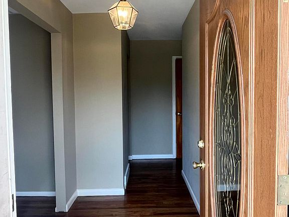 3rd image of 50 Morgan Rd