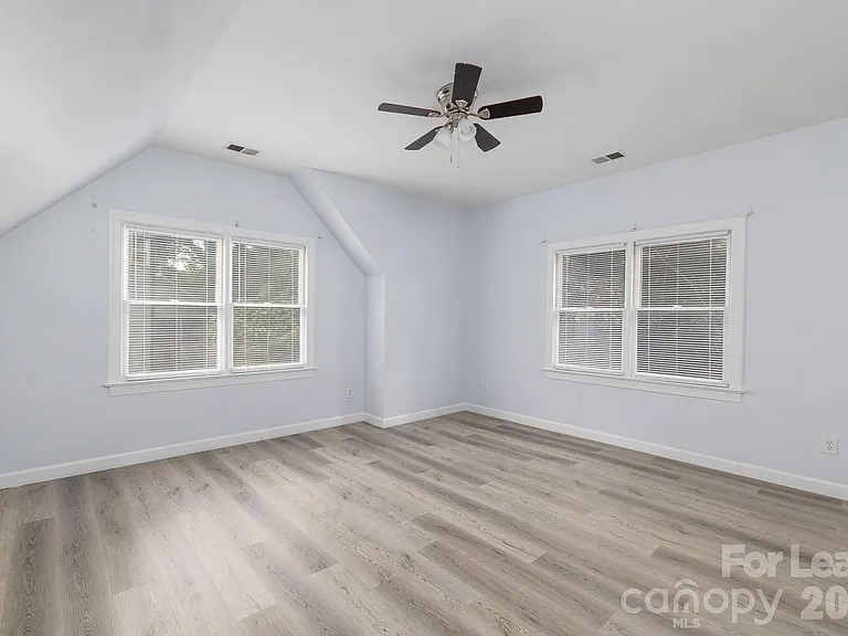 5238 Downing Creek Dr — Photo 30