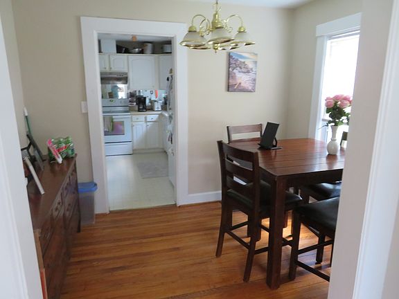 3rd image of 2232 Sherwood Dr