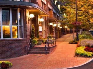 525 W 7th St APT 2421, Charlotte, NC 28202