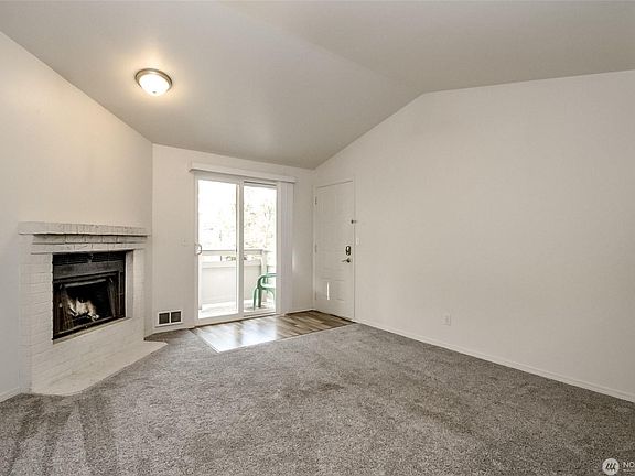 5th image of 14200 NE 171st St Unit G207