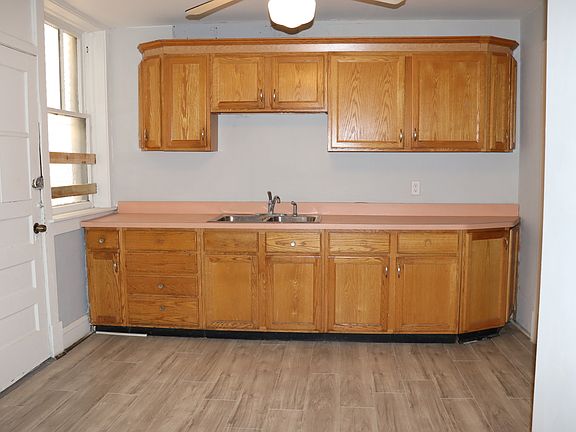 4th image of 2221 E 70th Pl #2C