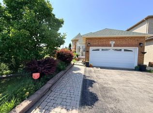 687 Twain Ave, Mississauga, ON L5W1K7