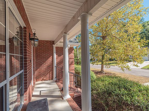 4th image of 631 Greenwich Dr
