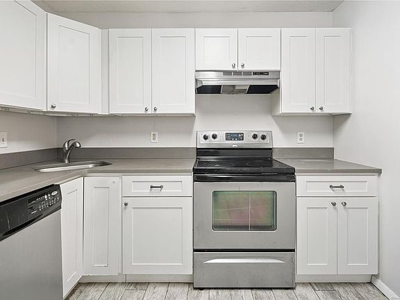 4th image of 1606A Twin Circle Dr #1606