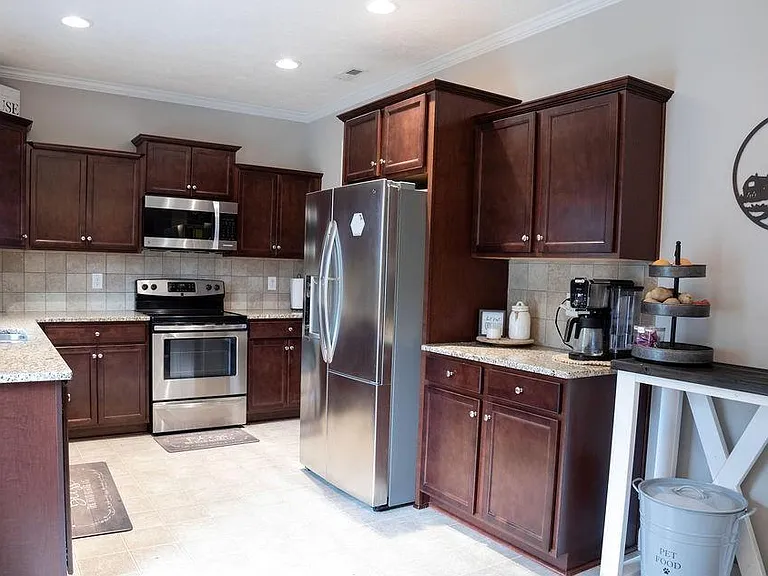 1246 Brickyard Dr — Photo 6