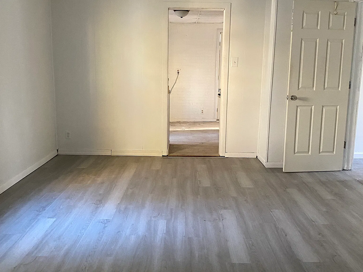 3 bed, $1,400 — Photo 2