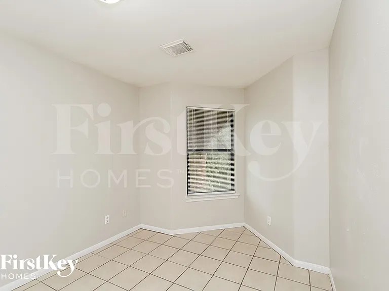 2920 La Estancia Ln — Photo 15