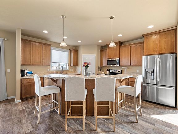 2nd image of 3817 Des Moines Ln