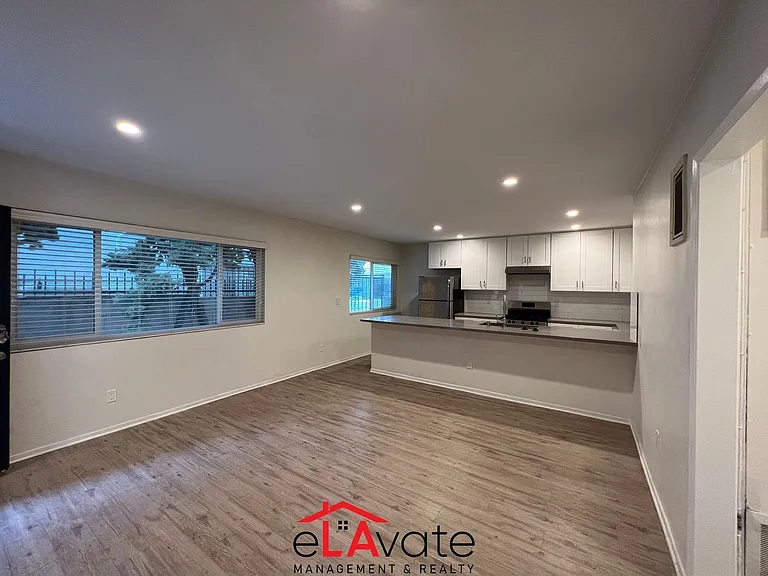 12625 Pacific Ave #4 — Photo 2