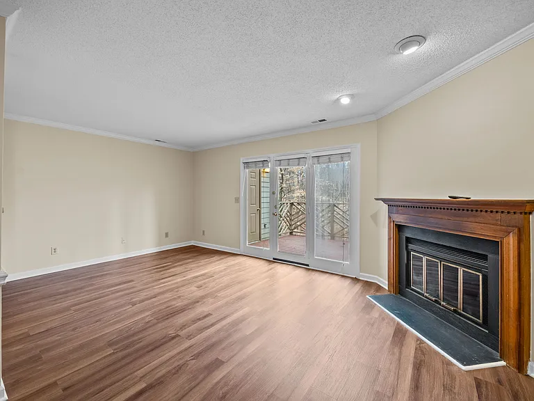 3112 Coachmans Way — Photo 6