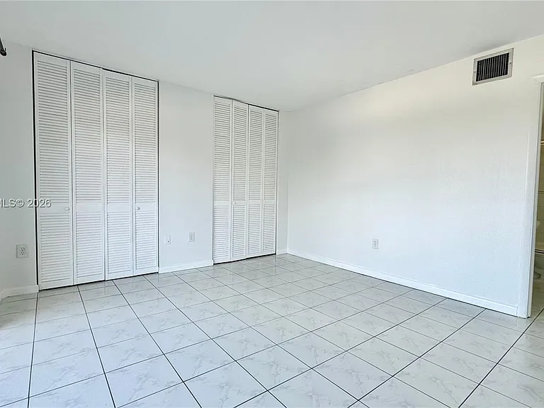 130 S Shore Dr #4B — Photo 9