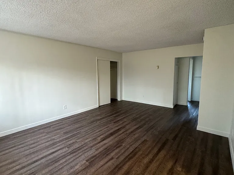 151 Vera Cir #151 — Photo 3