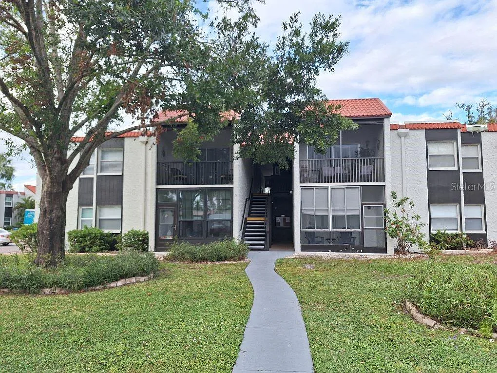 2 bed, 2.0 bath, 876 sqft, $2,800 — Photo 1