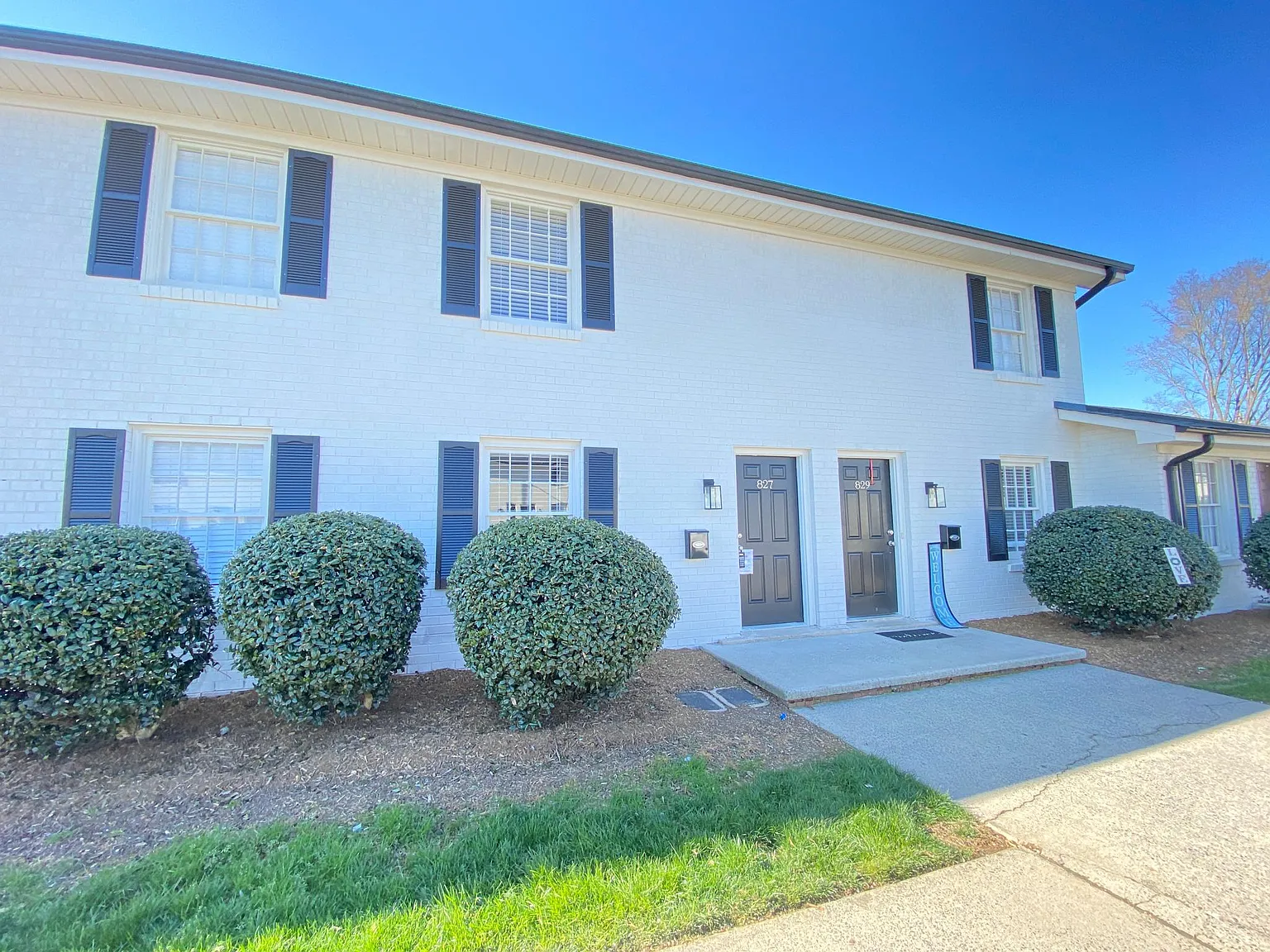 2 bed, 1.5 bath, 850 sqft, $1,100 — Photo 1