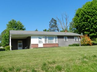 421 Gallup Ave, Mount Carmel, TN 37645