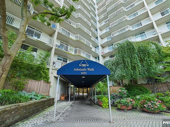 2nd image of 1055 River Rd APT 312
