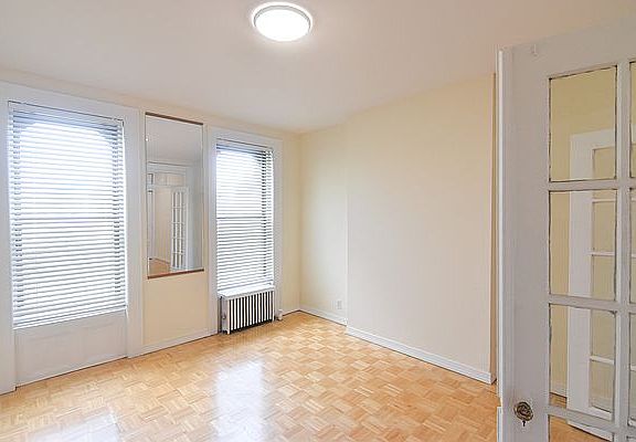 2nd image of 176 India St APT 4L