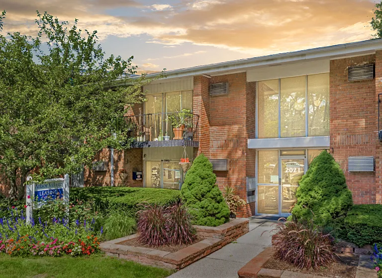 Fantastic location in Ann Arbor with spacious floorplans available