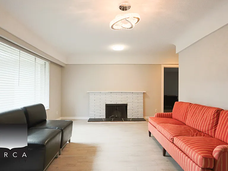 10291 Caithcart Rd — Photo 2
