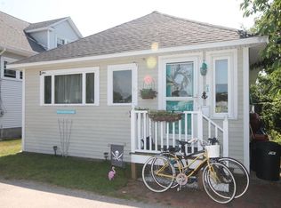 94 Packard Ave, Hull, MA 02045