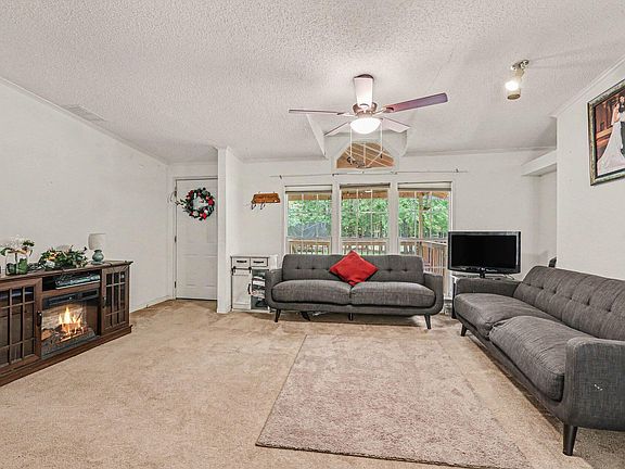 4th image of 2822 Carver Rd