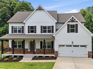 7285 Hedgerose Dr, Cumming, GA 30028