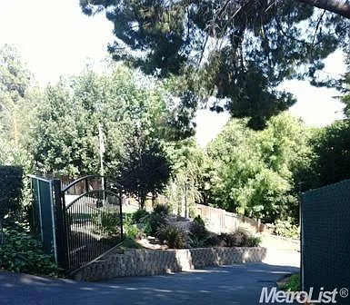 2930 Scenic Dr photo 1