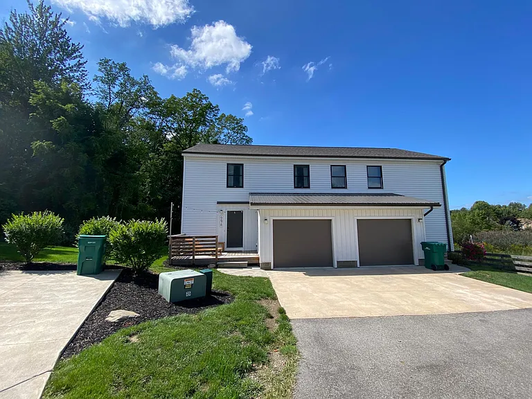 6678 W Ridge Rd — Photo 1