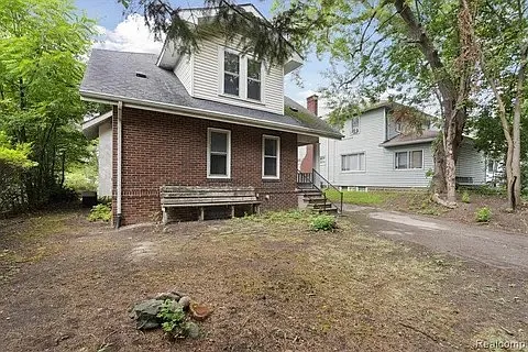 718 N Chevrolet Ave #1 — Photo 3